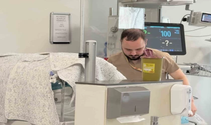 Deprem anıda bebeklerin yanından ayrılmayan hemşire konuştu