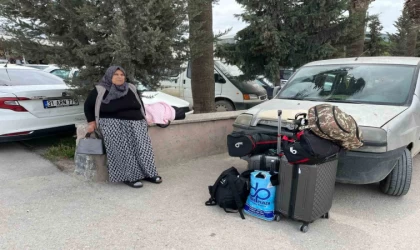 Depremden kaçıp İstanbul’a sığınan afetzedeler korkuyla memleketlerine dönmeye başladılar