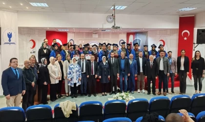 DPÜ’de ”Kadın Üniversitesi” mezuniyet coşkusu