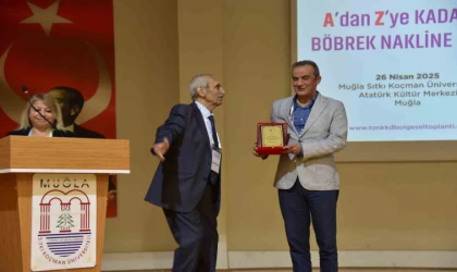 Dr. Fatih Kacıroğlu’na anlamlı ödül