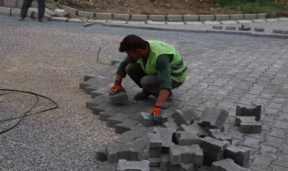 Dumlupınar Mahallesi’nde parke ve kaldırım çalışması