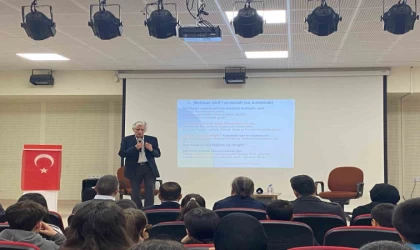 Dünyaca ünlü fizikçi ortaokul öğrencileri ile bir araya geldi