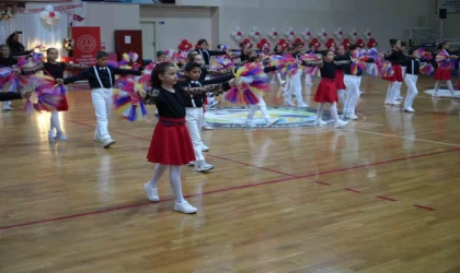 Edremit’te 23 Nisan Ulusal Egemenlik Ve Çocuk Bayramı coşkuyla kutlandı