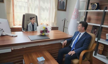 Edremit’te beklenen müdür koltuğuna oturdu