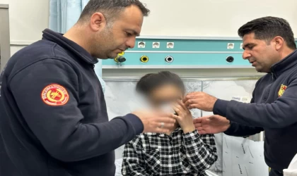 Elbise giyerken gözünü fermuara sıkıştırdı