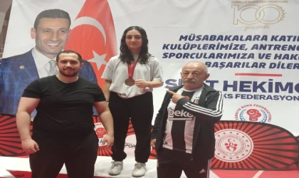Erzincanlı sporcu boksta Türkiye üçüncüsü oldu