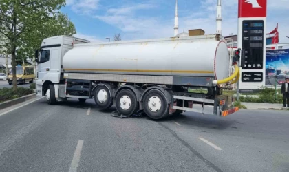 Esenyurt’ta feci kaza: Kamyonun altında kalan bisiklet sürücüsü hayatını kaybetti