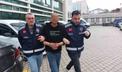 Eşini sopa ile hastanelik eden koca tutuklanıp cezaevine giderken,” Bütün arkadaşlardan yardım istiyorum ’dedi