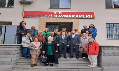 Eskişehir’de şiir ve müzik etkinliğine katılan şairler ve ozanlar, gezdikleri tarihi eserlere hayran kaldılar