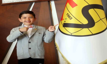 Eskişehirspor’da 23 Nisan’da başkanlık koltuğu çocuğa devredildi