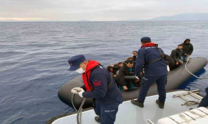 Fethiye açıklarında 19 düzensiz göçmen yakalandı