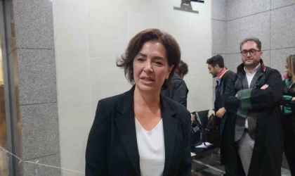 Gazeteci Özlem Gürses’e 1 yıl 3 ay hapis cezası