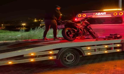 Gazipaşa’da seyir halindeki motosikletten düşen yolcu yaralandı