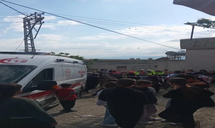 Geri manevra yaptı, 5 aylık hamile eşini ezdi: Genç kadın hayatını kaybetti