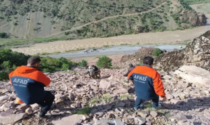 Hakkari’de dağda mahsur kalan genç, AFAD tarafından kurtarıldı