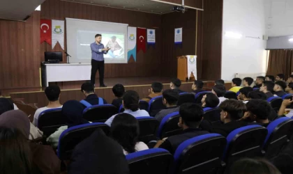Haliliye’de sınava hazırlanan gençlere motivasyon semineri
