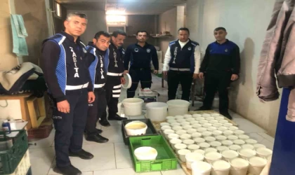 Hatay’da sağlıksız şartlarda üretilen 220 kilo süt ve süt ürünleri imha edildi
