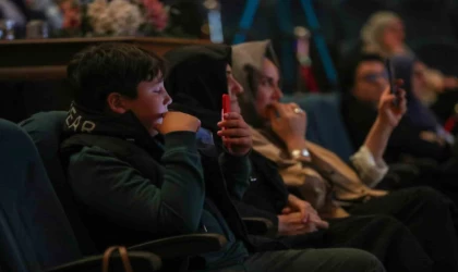 ”Hep Otuz Üç Yaşında” filmine yoğun ilgi