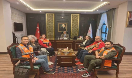 İdaSar Arama Kurtarma Derneği’nden Edremit Kaymakamı Odabaş’a ziyaret