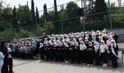 İmam hatip lisesi öğrencilerinden hatim merasimi
