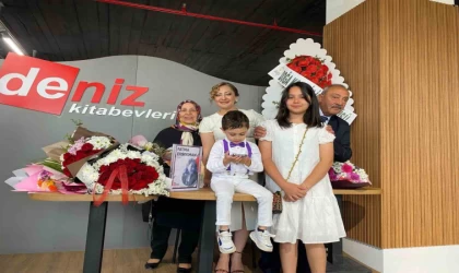 ”İnsan Kendine Yabancı” şiir kitabının imza günü düzenlendi