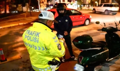 Isparta’da kurallara uymadığı tespit edilen 12 araç sürücüsüne ceza