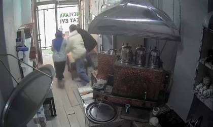 İstanbul’da 6.2’lik deprem anı kamerada