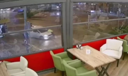 İzmir’de alkollü sürücü, polisi kaputta sürükledi