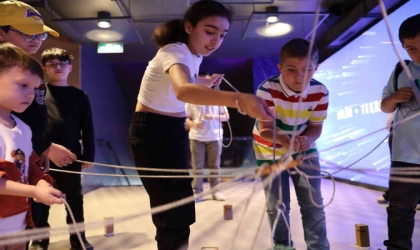 İzQ Dijital Deneyim Merkezi’nde 23 Nisan coşkusu