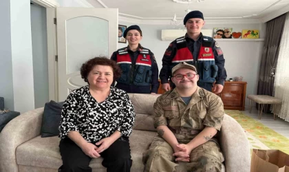 Jandarma ekipleri down sendromlu Efekan ile devriye attı