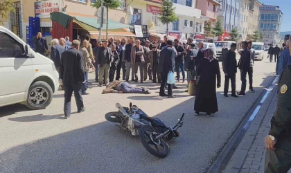 Karabük’te motosiklet yayaya çarptı: 2 yaralı