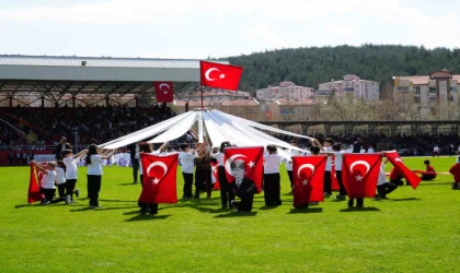 Kastamonu’da Gazi Stadı’nda 23 Nisan coşkusu