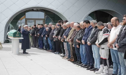 Kaza kurbanı 88 yaşındaki milli bisikletçi son yolculuğuna uğurlandı