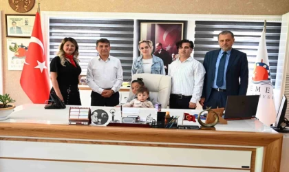 Kemer’de belediye başkan koltuğu 1 günlüğüne minik Ege’nin oldu