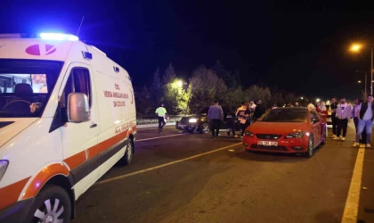 Kırmızı ışıkta bekleyen araçların arasına daldı, kaza sonrası kayıplara karıştı