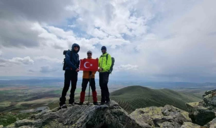 Kırşehirli 4 dağcı, Demirli Kale Tepe’ye tırmandı