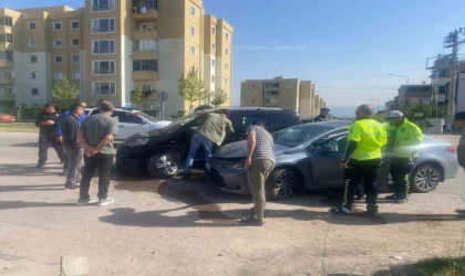 Kocaeli’de 3 araçlı zincirleme kaza: 3 yaralı