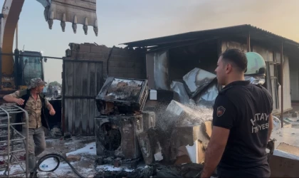 Konteyner yatakhane alevlere teslim oldu