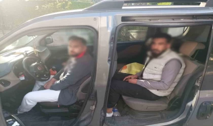 Konya polisi göçmen kaçakçısını suçüstü yakaladı