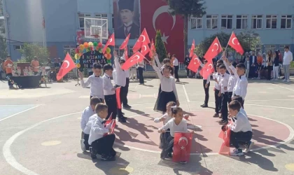 Köşklü öğrencilerin gösterileri ayakta alkışlandı