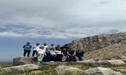 Kozanda çocuklar kent konseyi ile tarihi yerleri öğreniyor