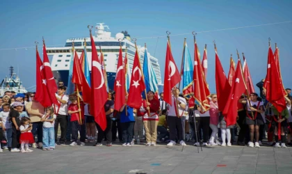 Kuşadası’nda 23 Nisan coşkuyla kutlandı