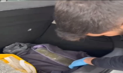 Kütahya’da aracında 3 kilo uyuşturucu ile yakalandı
