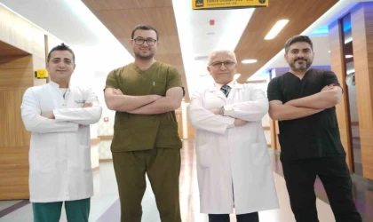 Libyalı hasta, Ege’de ilk kez yapılan ’peroral kolanjiyoskopi’ ile sağlığına kavuştu