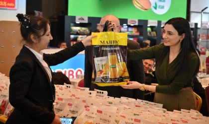 Mahbuba, Antalya’da göz doldurdu