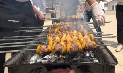 Mangallar yakıldı, muşmulanın da kebabı yapıldı