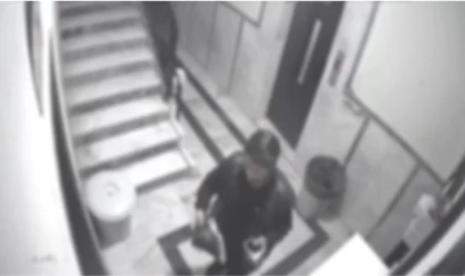 Mardin’de apartmana giren hırsız ayakkabı çaldı