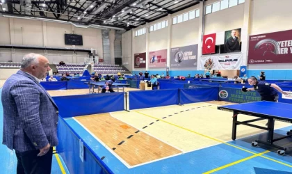 Masa tenisi müsabakaları başladı