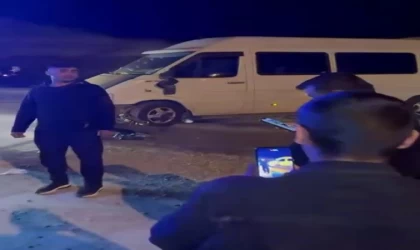 Minibüs ile motosiklet çarpıştı: 1 yaralı