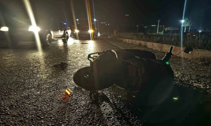 Minibüsün çarptığı motosikletli yaralandı